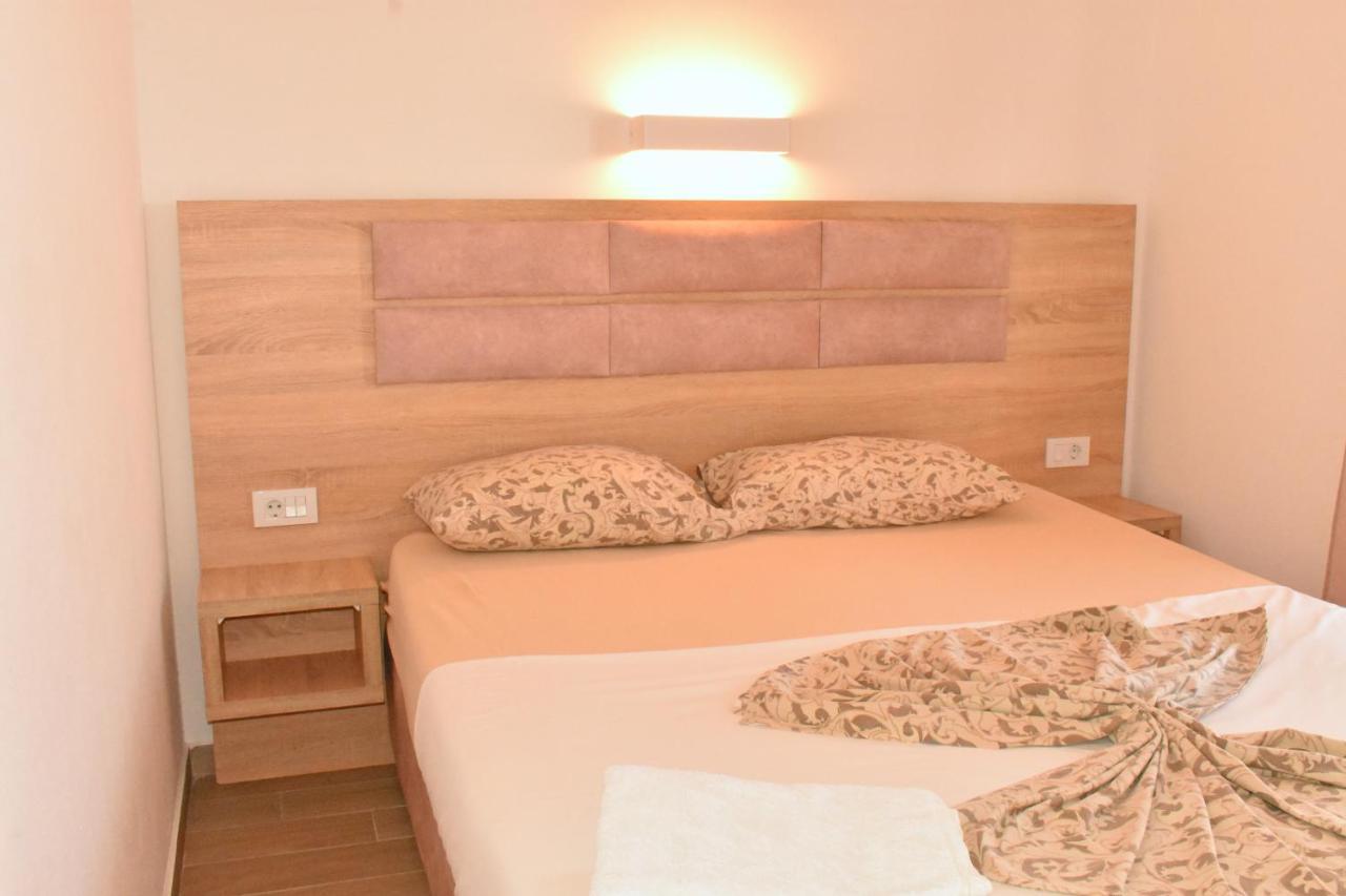 Studio Apartments Jupo Ulcinj Exterior foto