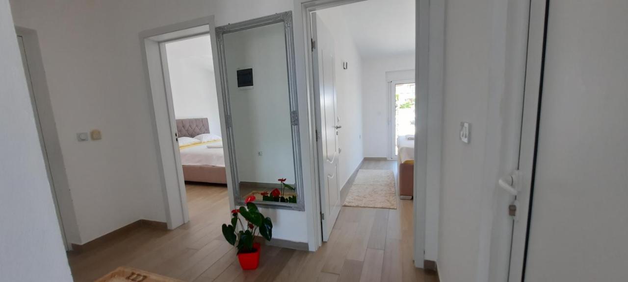 Studio Apartments Jupo Ulcinj Exterior foto