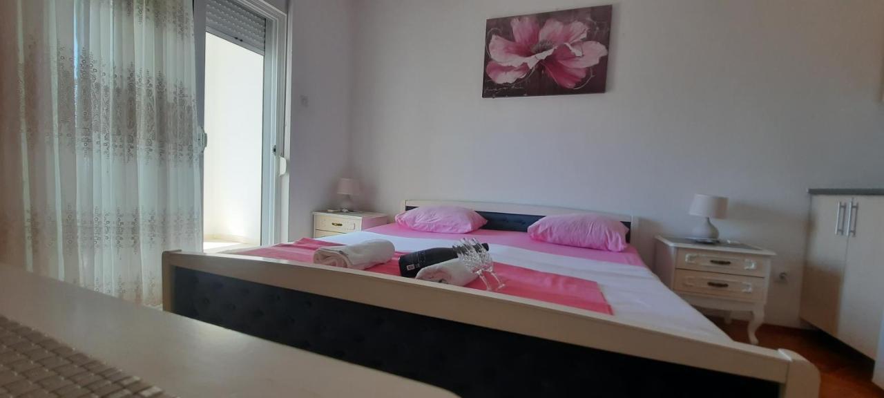 Studio Apartments Jupo Ulcinj Exterior foto