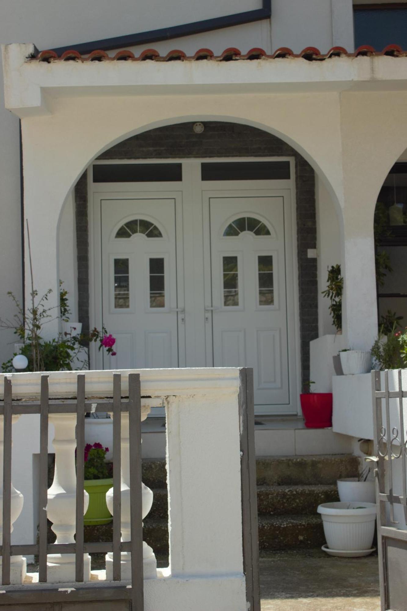 Studio Apartments Jupo Ulcinj Exterior foto