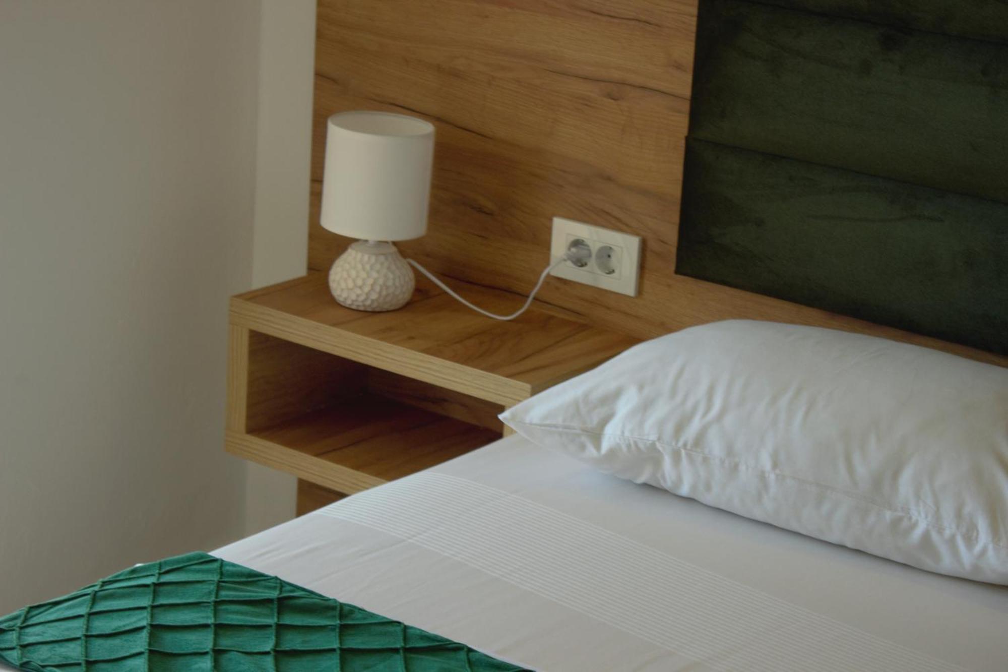 Studio Apartments Jupo Ulcinj Exterior foto